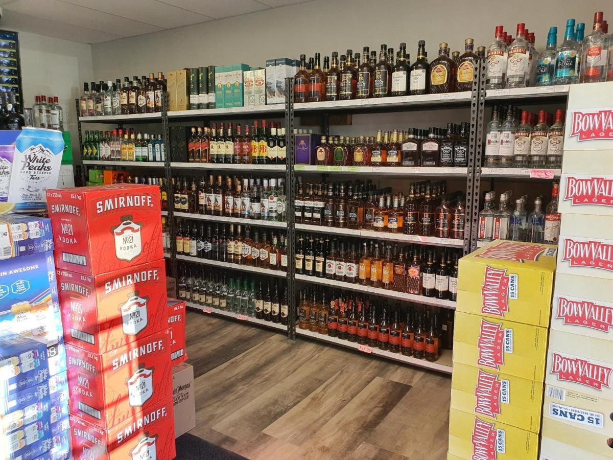 Sundre Motor Inn Eksteriør bilde